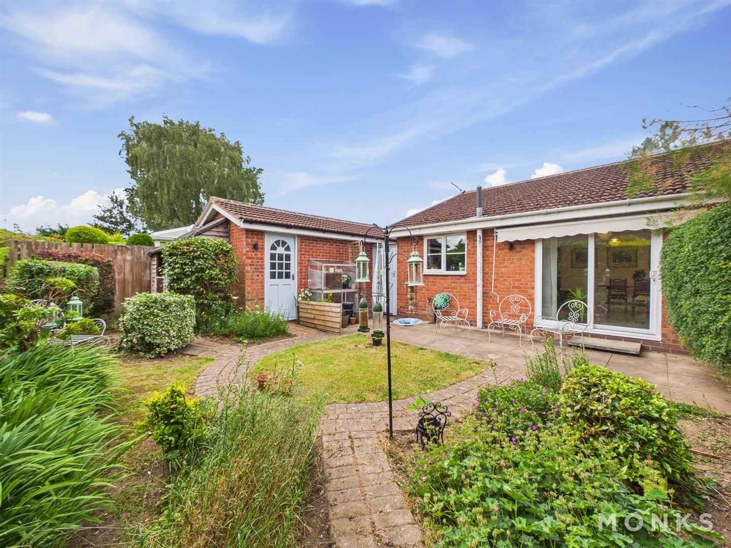 8 Meadow Close Trentham Road, Shrewsbury, SY4 5HP For Sale 8 Meadow Close Trentham Road, Shrewsbury, SY4 5HP For Sale